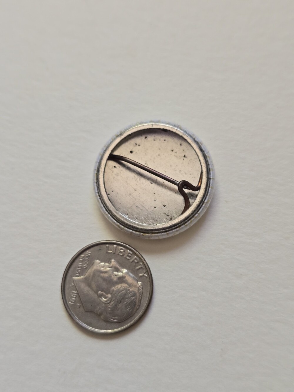Hello There Round Button Pin - Picture 3 of 3
